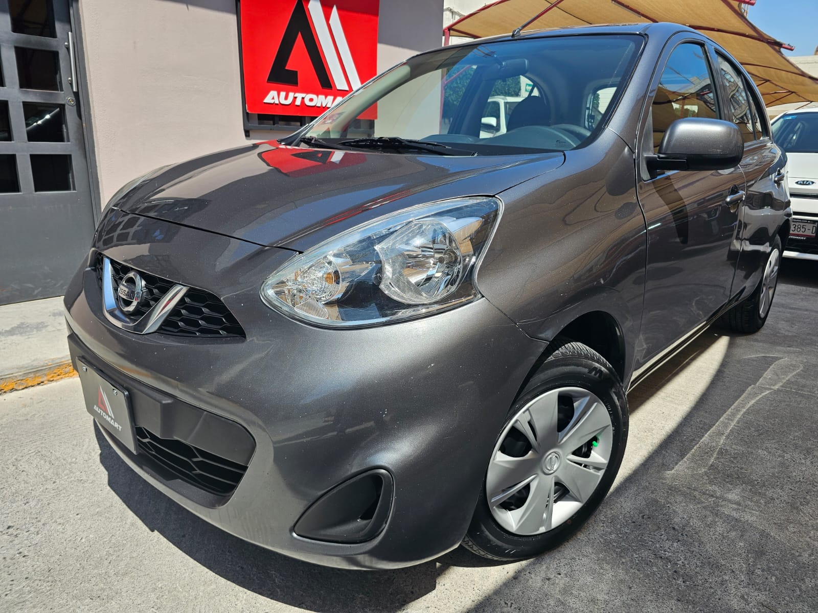 Nissan March 2018