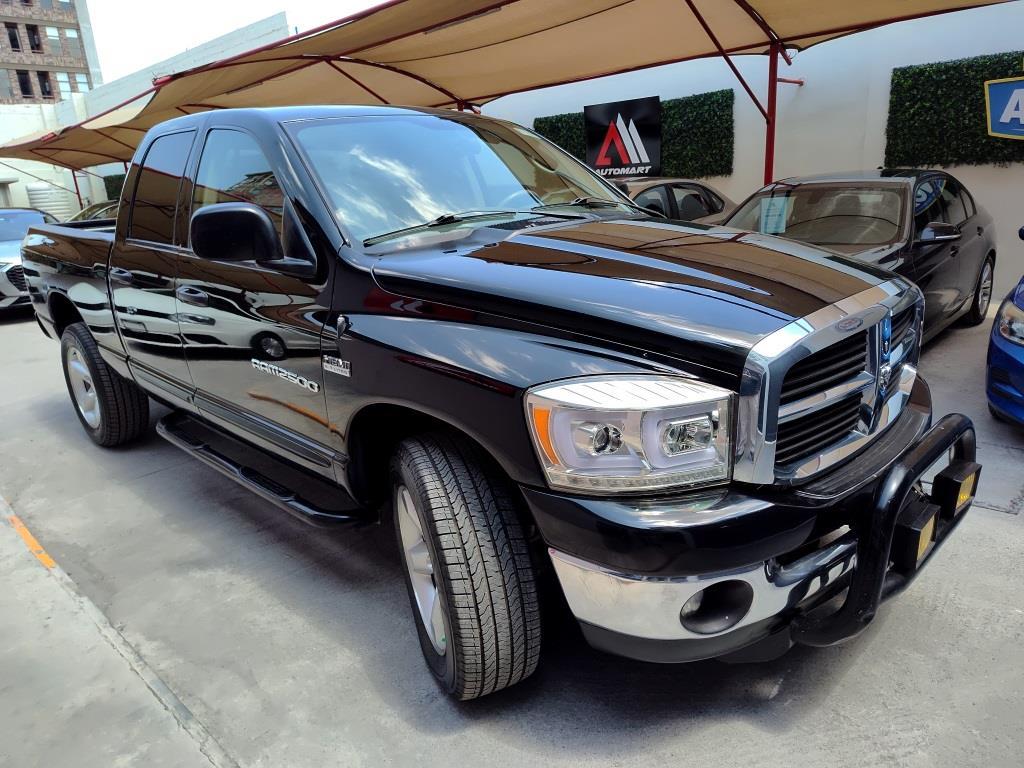 RAM 2500 SLT Doble Cabina 5.7L 2006