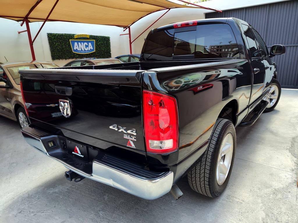 RAM 2500 SLT Doble Cabina 5.7L 2006
