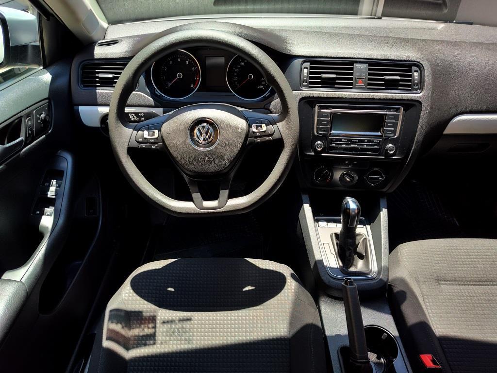 Volkswagen Jetta Comfortline 2.5L 2016