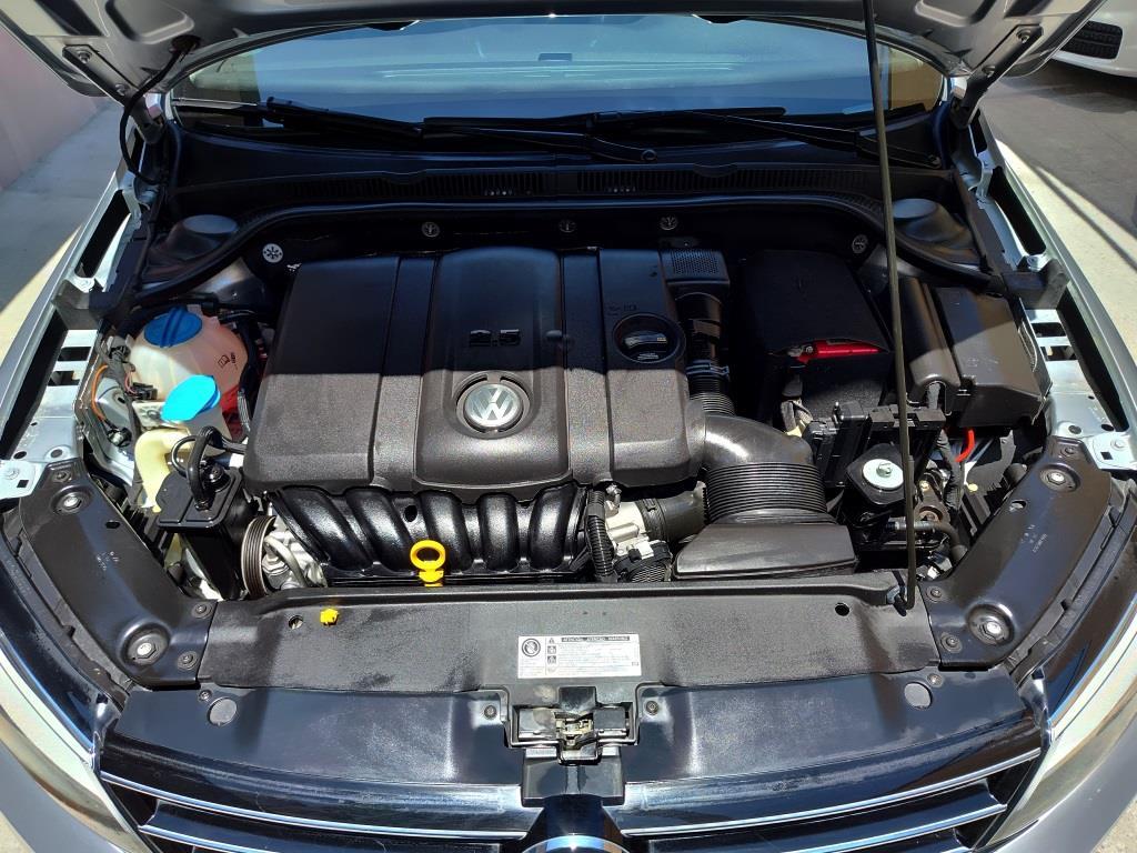 Volkswagen Jetta Comfortline 2.5L 2016