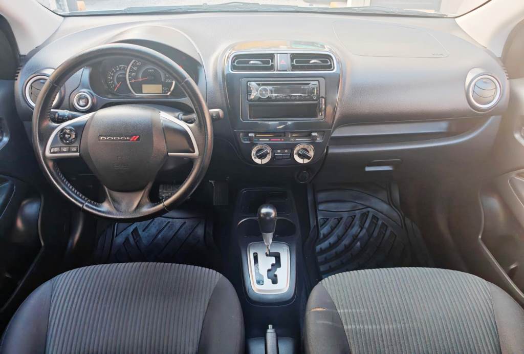 
Dodge Attitude SXT Aut 2016 full									