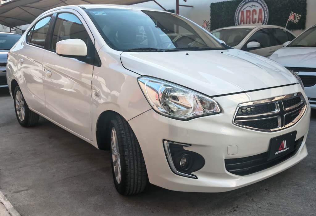 
Dodge Attitude SXT Aut 2016 full									