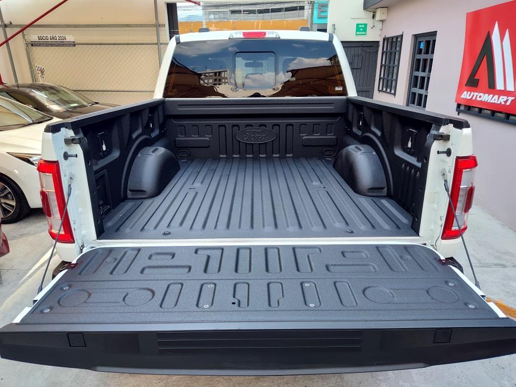 
Ford Lobo PLATINUM DOBLE CABINA 4×4 2023 full									