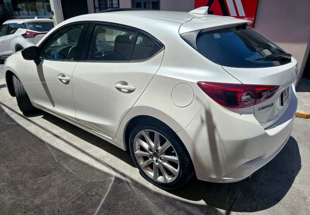 
Mazda 3 S-GRAND TOURING 2018 full									