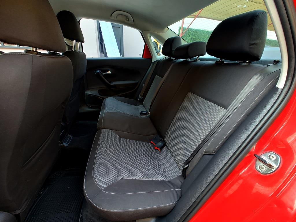 
Volkswagen VENTO HIGHLINE Aut 2017 full									