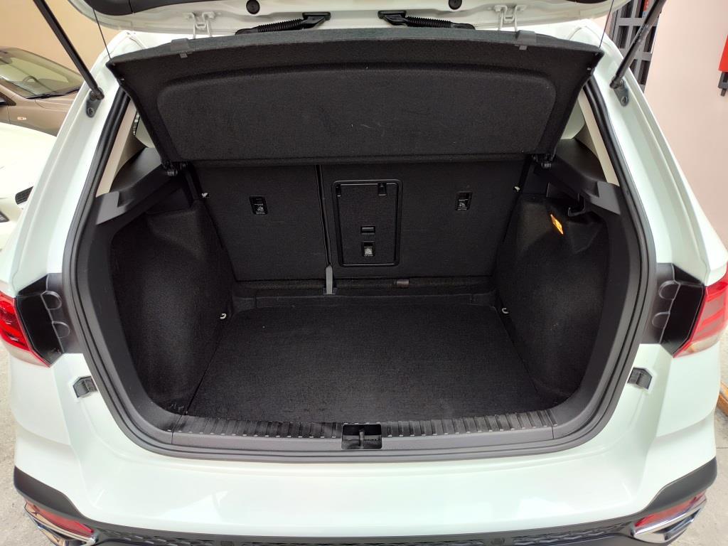 
Volkswagen Taos COMFORTLINE 2022 full									