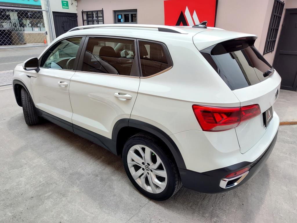 
Volkswagen Taos COMFORTLINE 2022 full									