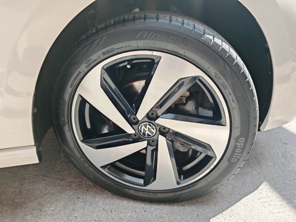 
Volkswagen Virtus HIGHLINE 2023 full									