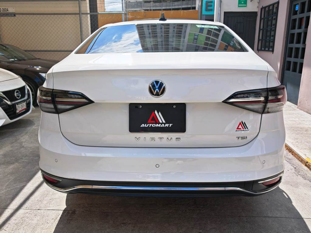 
Volkswagen Virtus HIGHLINE 2023 full									