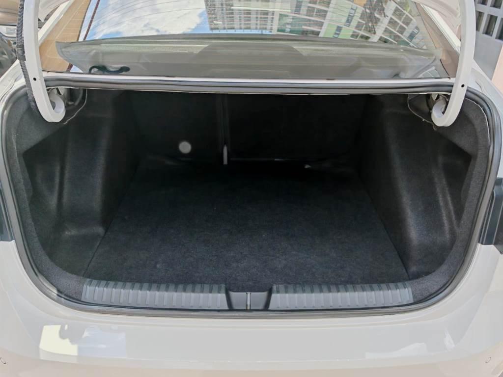 
Volkswagen Virtus HIGHLINE 2023 full									