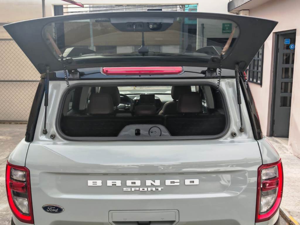 
BRONCO SPORT OUTERBANKS 2023 GRIS full									