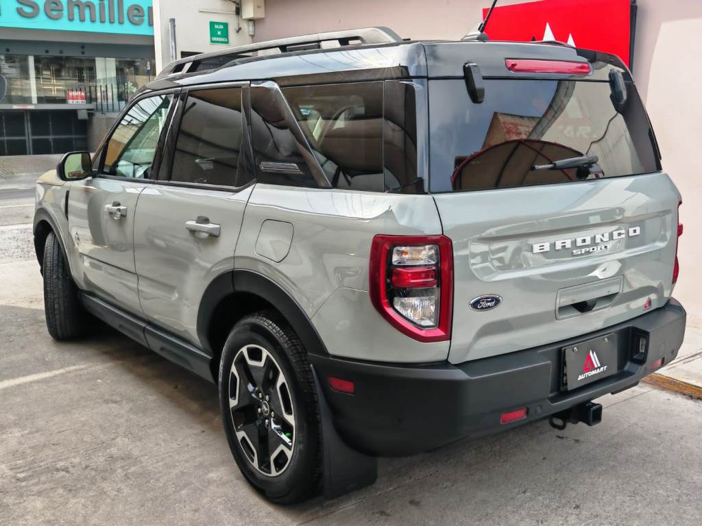 
BRONCO SPORT OUTERBANKS 2023 GRIS full									