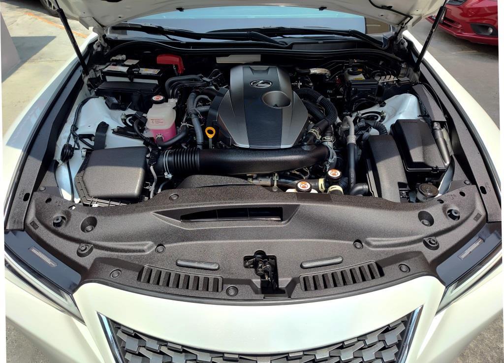 
LEXUS IS300 2023 full									