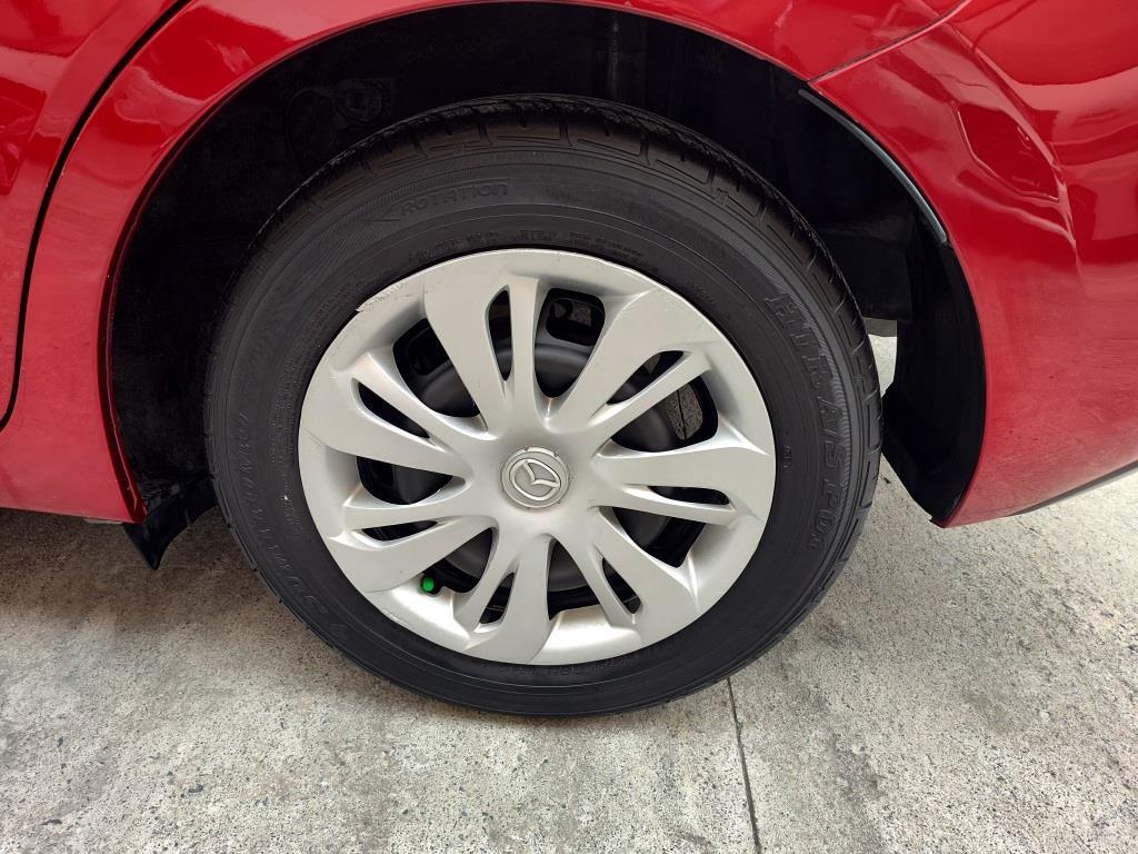 
MAZDA 2 ROJO full									