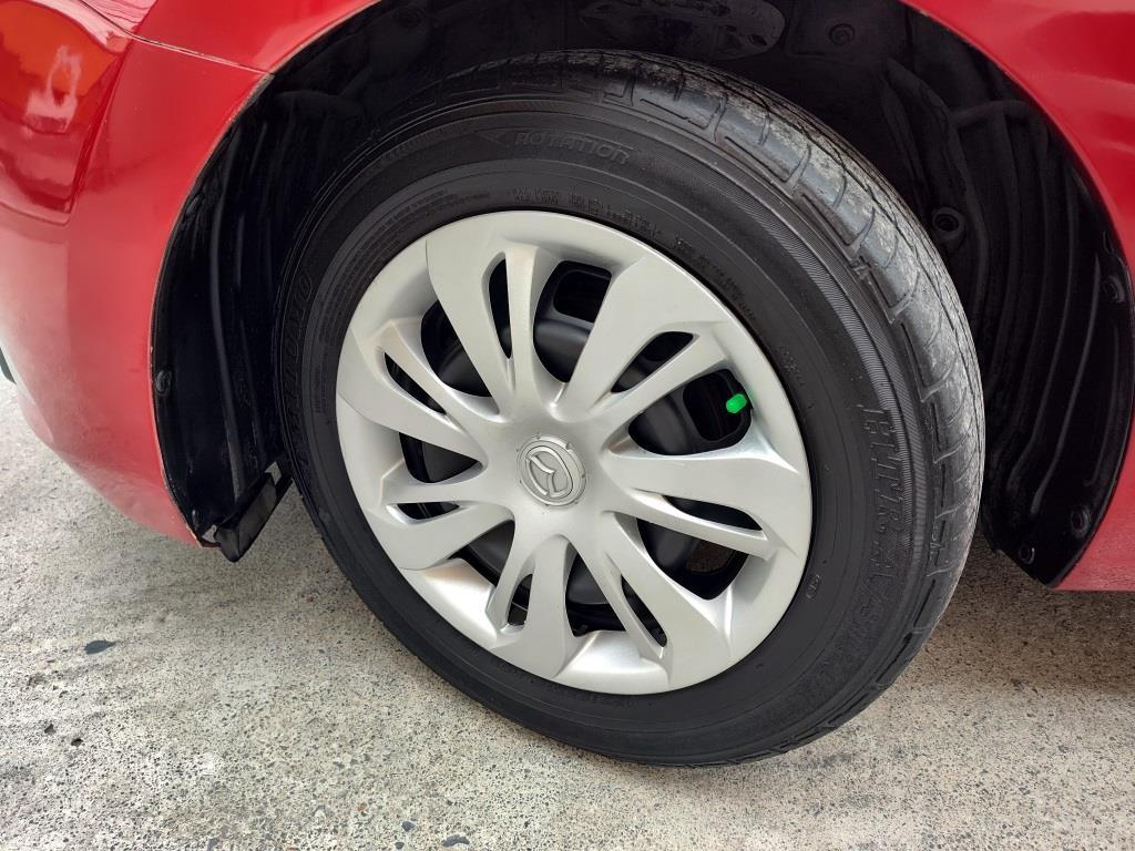 
MAZDA 2 ROJO full									