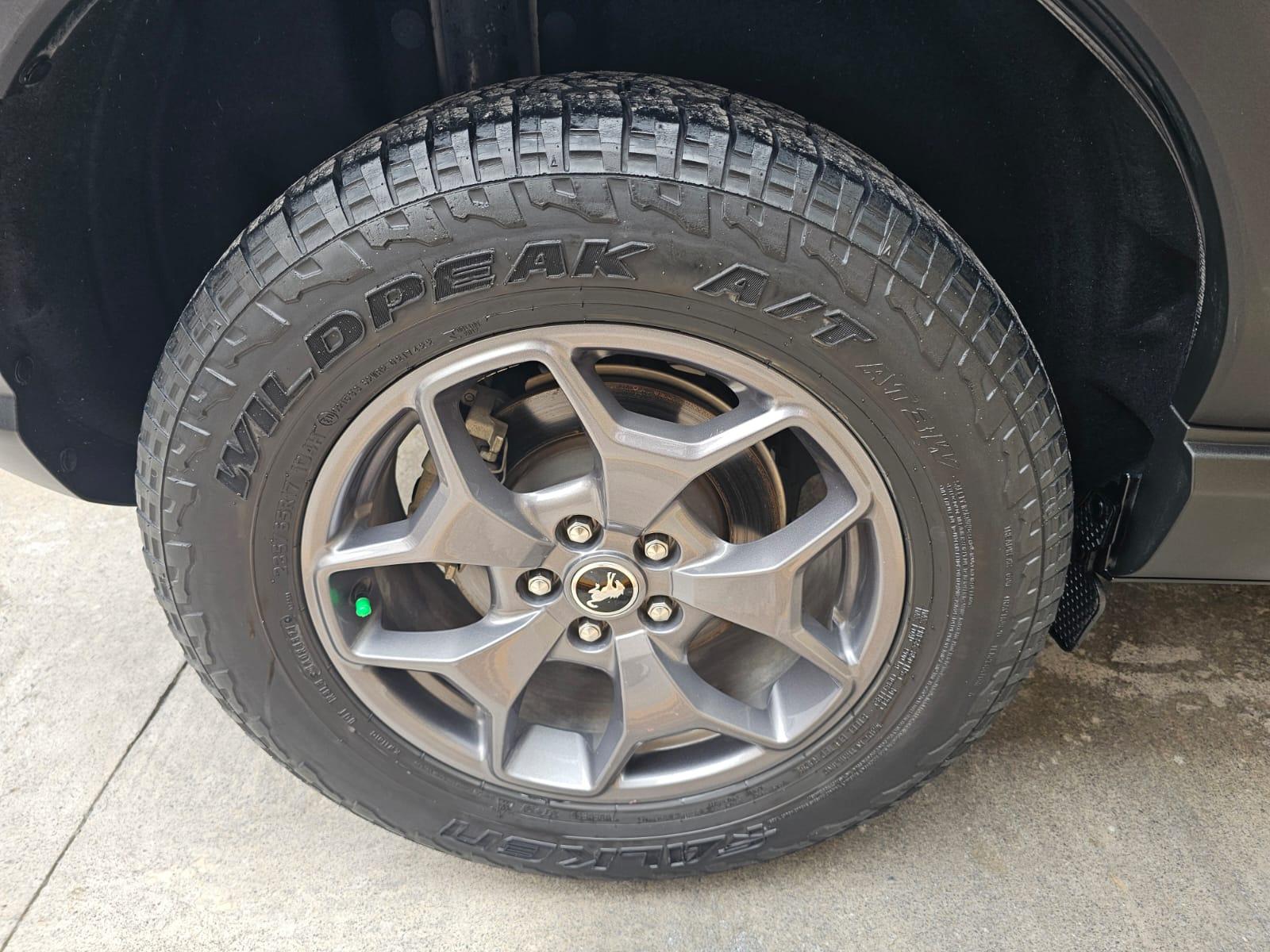 
FORD BRONCO BLANCA SPORT BADLANDS full									