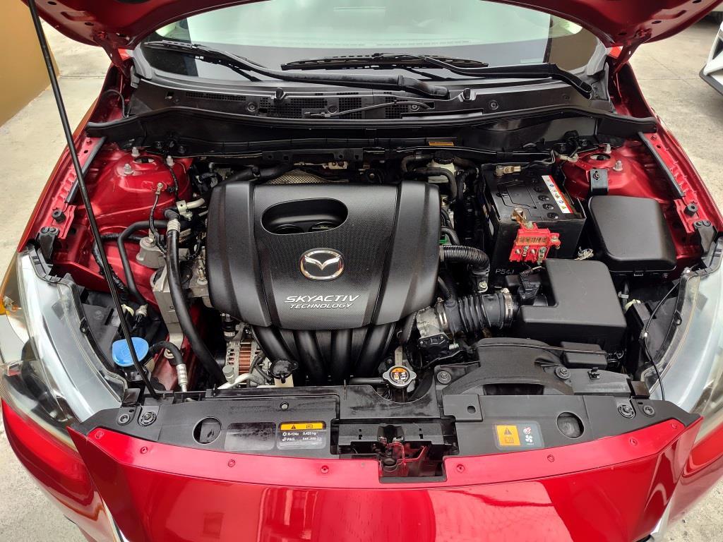 
MAZDA 2 ROJO full									