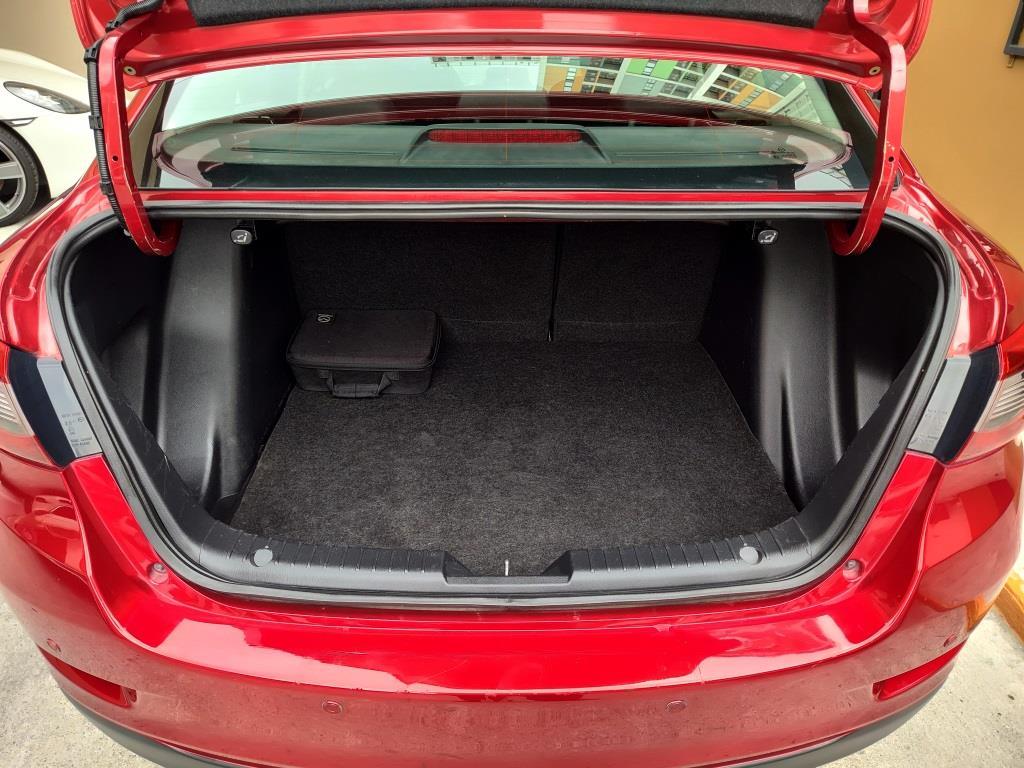 
MAZDA 2 ROJO full									
