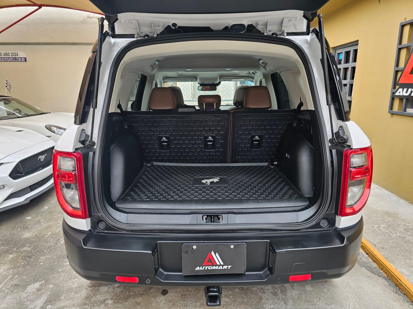 
FORD BRONCO BLANCA SPORT BADLANDS full									