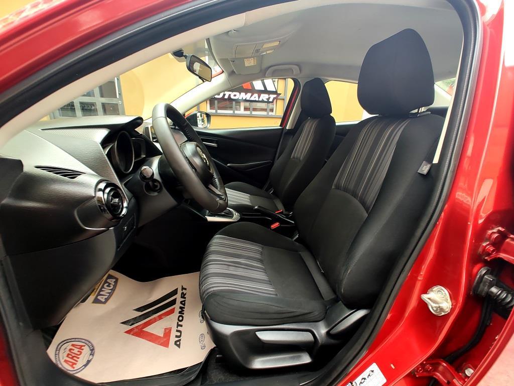 
MAZDA 2 ROJO full									