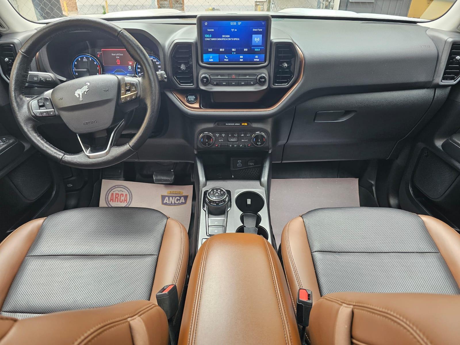 
FORD BRONCO BLANCA SPORT BADLANDS full									